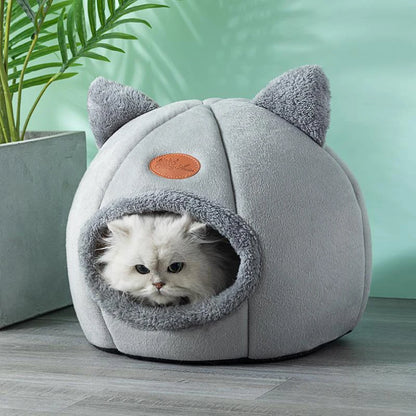 Cozy Deep Sleep Winter Cat Bed